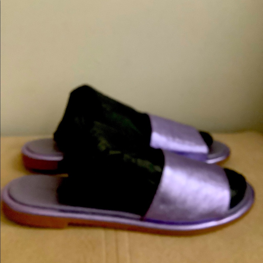 “Pure Navy” slip on sandals.sz.38.5